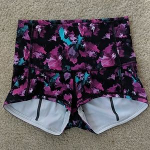 Lululemon Wunder Short 2" (Full-On Luxtreme)